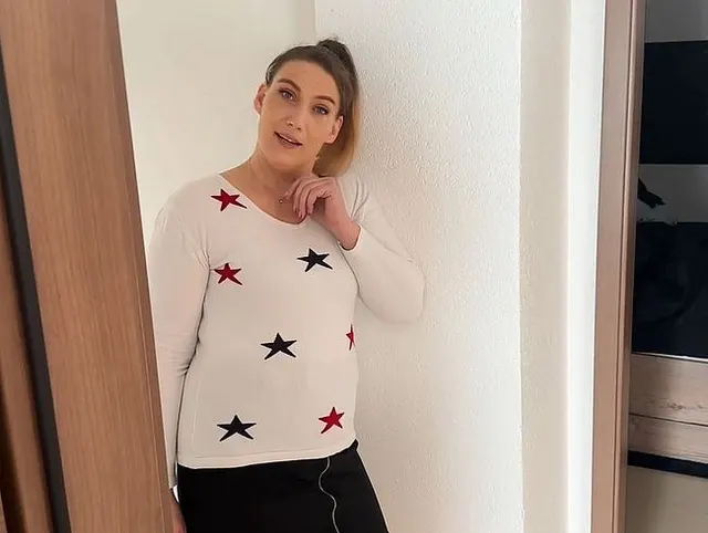 Ist Sie fickgeil? Ich denke definitiv diese blonde Fotze!