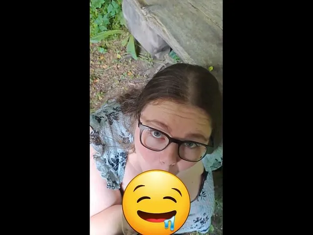 Schneller Blowjob im Freien