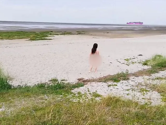 Urlaub nackt am Meer