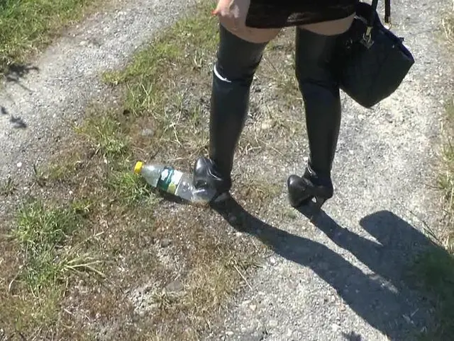 Overknees- outdoor walking und crushing