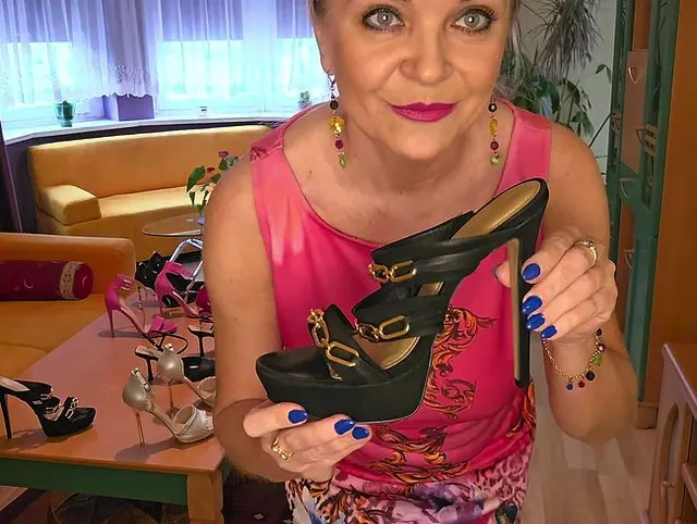 Schuhkollektion zum Anprobieren