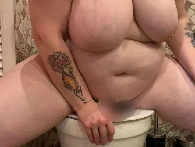 Pissen vor der Kamera mit schüchterner Blase