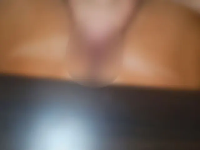 Mama bringt Stiefsohn bei, Muschi zu lecken