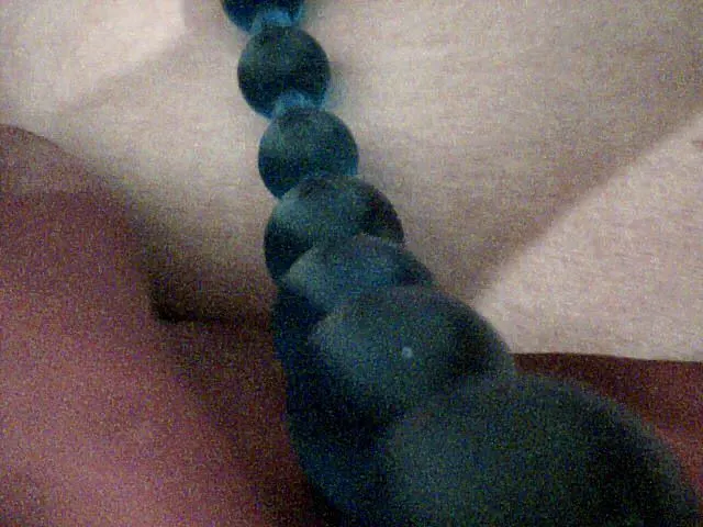 Dildo und Analkette mal anders genutzt