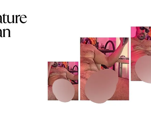 GROSSE, ERWACHSENE MÄNNER