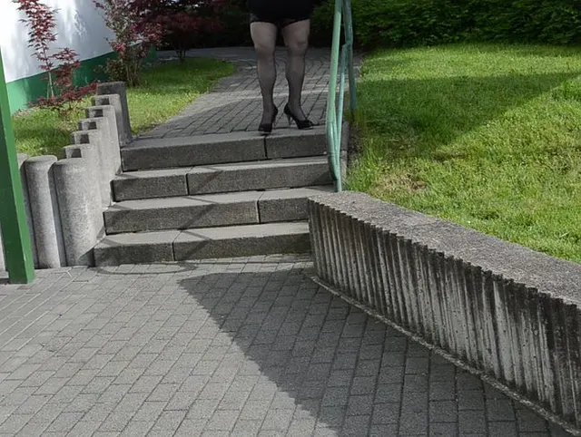schwarze Heels outdoor !