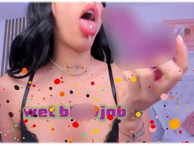 Schmutziger und verspielter Blowjob mit Dildo