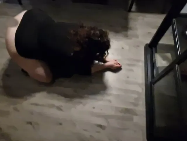 Meiner BBW Sklavin die Maulfotze gewichst!! Was sagst du, hat sie es gut gemacht?