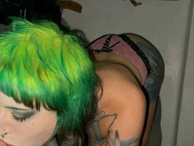 Blowjob + Handjob + süßer Panty-Wiggle