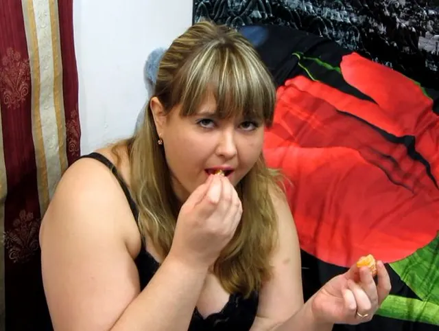 Long, thick cucumber in the pussy ... Mandarin sex boom!