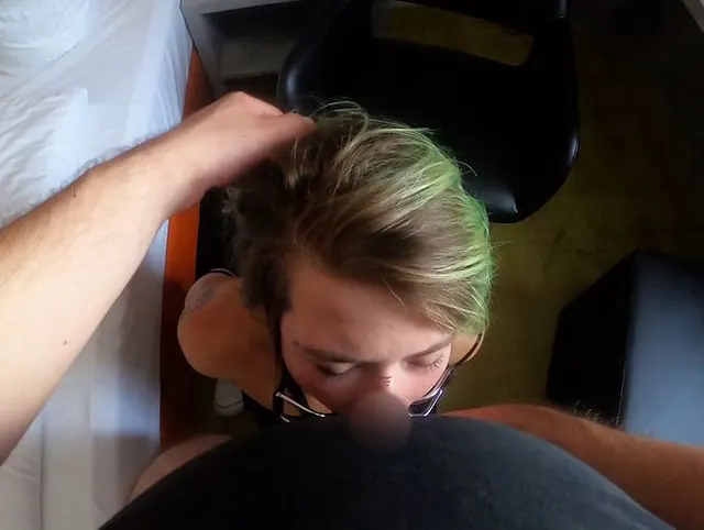 POV: Benutz diesen Knebel um meinen Mund offen zu halten:)