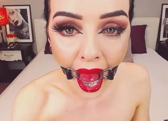Versautes Gesicht ficken mit meinem Dildo und RING an