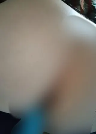 Mein Dildo fickt mich Doggy und ich bin ziemlich geil