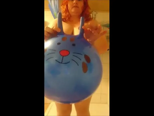 Neuer Hüpfball in der Dusche