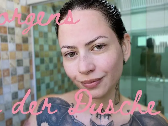 WAHNSINN! Morgens im Bad: Muschi rasieren, schaumig fingern mein nasses rosa Fötzchen ganz nah!!