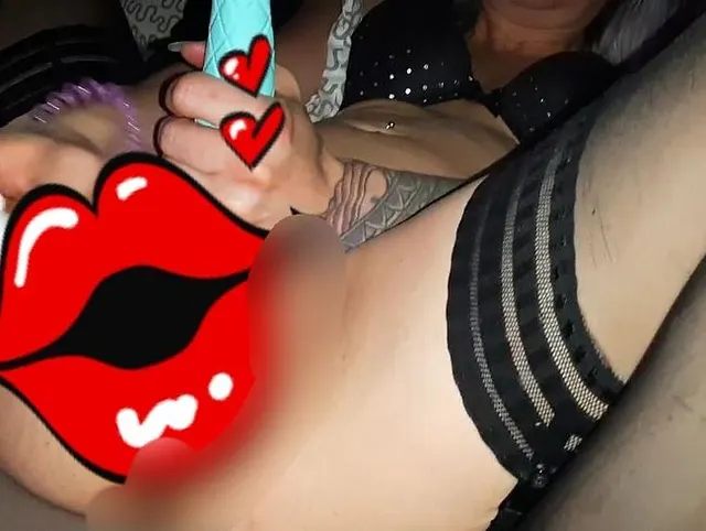 Cremiger Vibrator Massager Squirt Orgasmus vom aufgestrapsten Nylonstütchen....