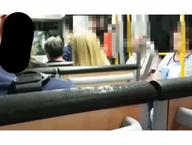 Megakrank!!!Public Handjob in der Straßenbahn+XXL Cumshot*