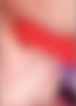 Ich masturbiere mit einer kleinen Fickmaschine zu Hause und genieße es