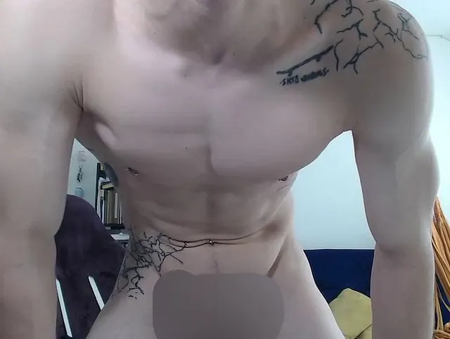 Du weißt nicht, wie köstlich sich mein riesiger Penis anfühlt, wenn ich masturbiere, du hast keine Ahnung