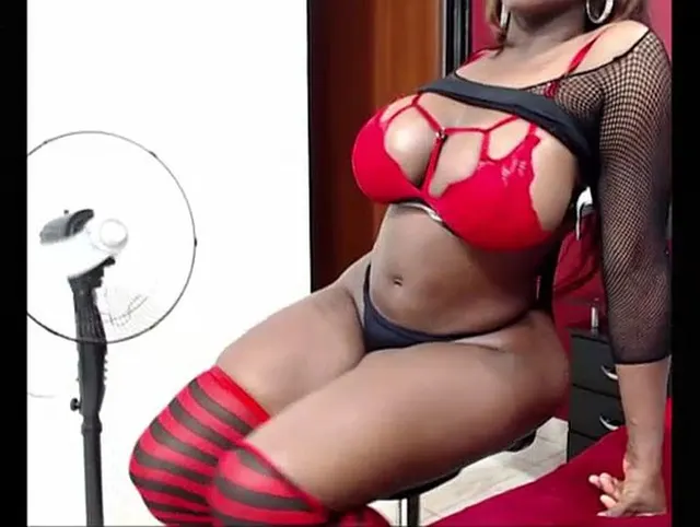 KARINAASSVIP SPIELT FÜR DICH