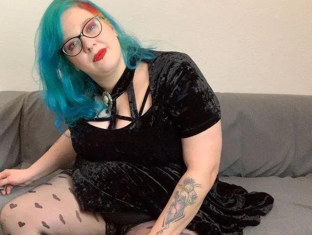 Großer Dildo statt Party! Dann mache ich es mir eben selbst....