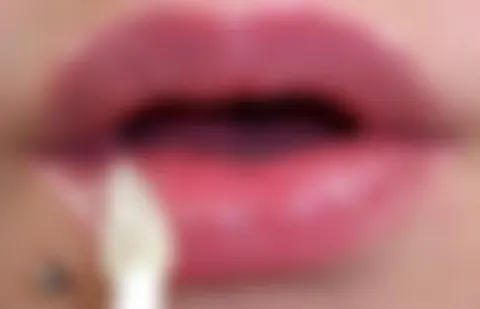 Mein Lipgloss macht mich geil !!