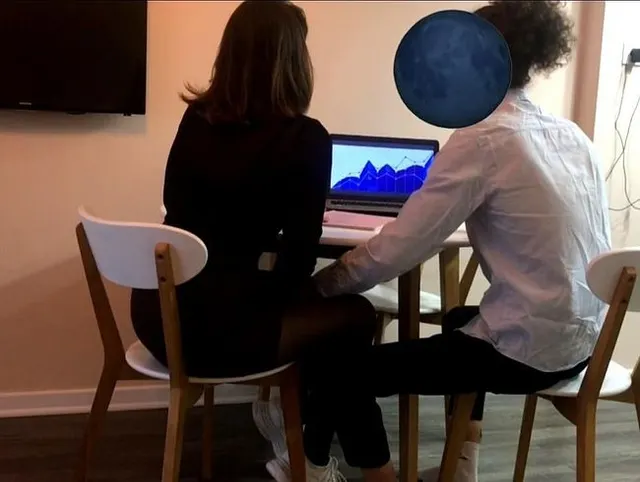 Ich ficke eine Sekretärin bei einem interview