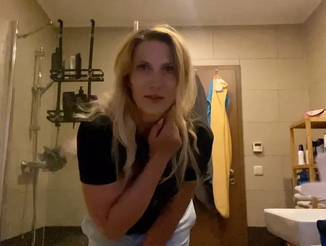 Total privat! Spontanes rasieren meiner Pussy! Und du bist dabei!