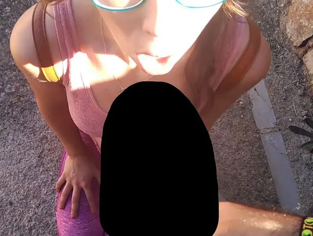 Blowjob, squirt and cumswallow outdoor