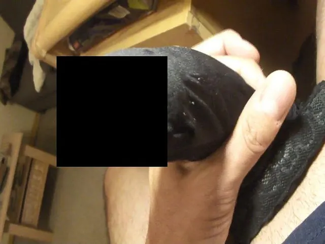 In ihre geilen Nylonstrümpfe abgespritzt, die sie die ganze Nacht auf der Party getragen hat