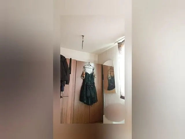 Des Sklaven Penisschnürung entfernen ( Ausschnitt aus dem Live )