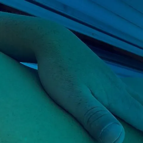 BigDick im Solarium gewichst