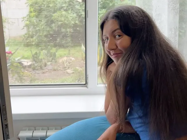 Sie wollte ausgehen, wurde aber in den Arsch gefickt. Cowgirl Anal und riesige Gesichtsbehandlung