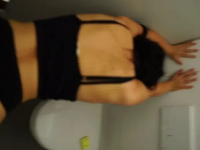 Heißer Fick auf der öffentlichen Toilette