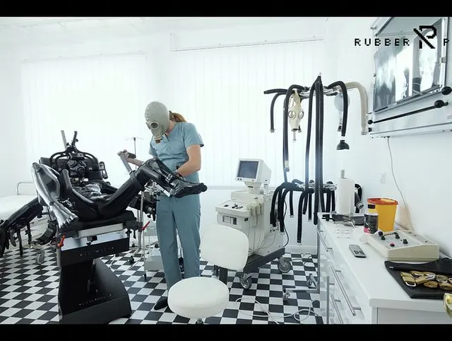Untersuchung und Fick Maschinen behandlung in der Klinik