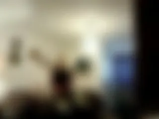 Ficken, Akkordeon spielen u. Zigarette rauchen