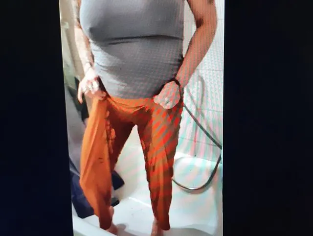 Homeoutfit...in der Wanne eingenässt mit Furz...