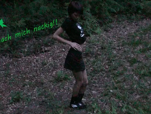 Teeny Vanessa macht sich.....