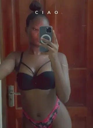 Sexy Teen & Petite Ebony Princess – Verspielte private Kurzclips 5