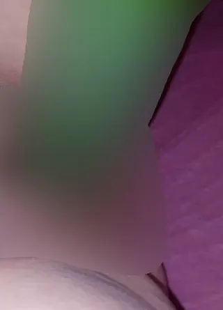 Sich warm stoßen mit Gurke. Mein total nasses Loch schön öffnen