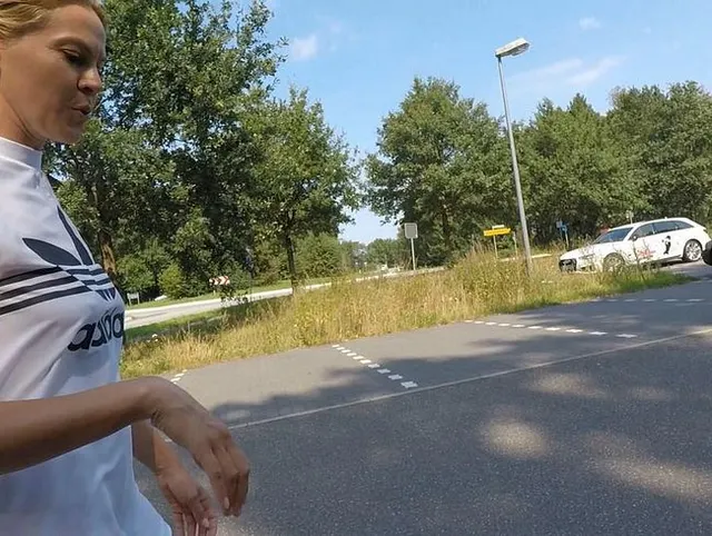 Das nenne ich mal geilen Strassenverkehr !!