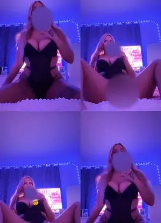 Heiße Russian Schlampe befriedigt sich selbst.