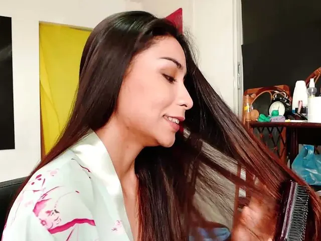 Mach meine Haare nach meinem Make-up und mach dich bereit mit meinen Freunden rumhängen