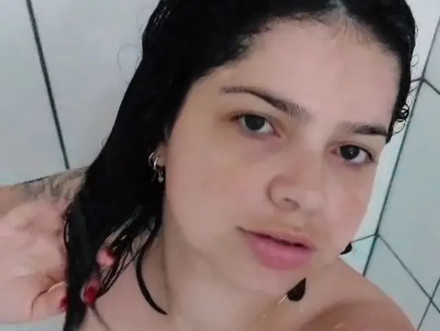 Meine nasse Muschi in der Badewanne