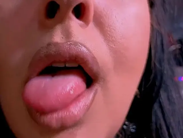 Brüste in Latex, Nahaufnahme