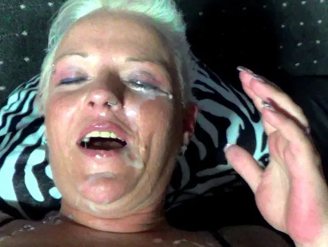 BUKKAKE... VOLL IN AUGE UND NASE !!!!