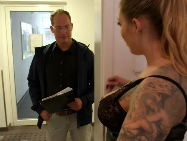 Pornostar Mia Blow vernascht den OGV Rosetti Teil 1