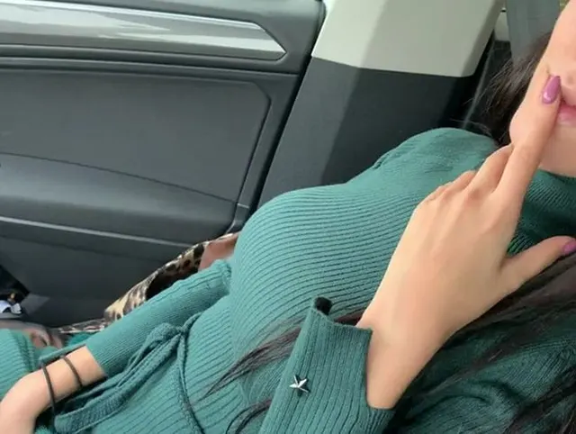 Meine geile Freundin wollte sofort im Auto ficken
