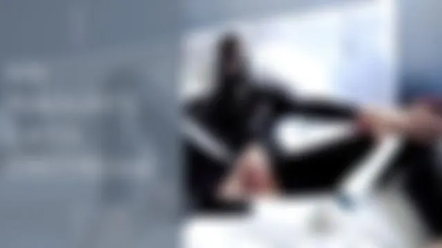 Eine Latex-Fantasie: Selbstauspeitschung, gefüllt mit Spielzeug und intensivem Orgasmus