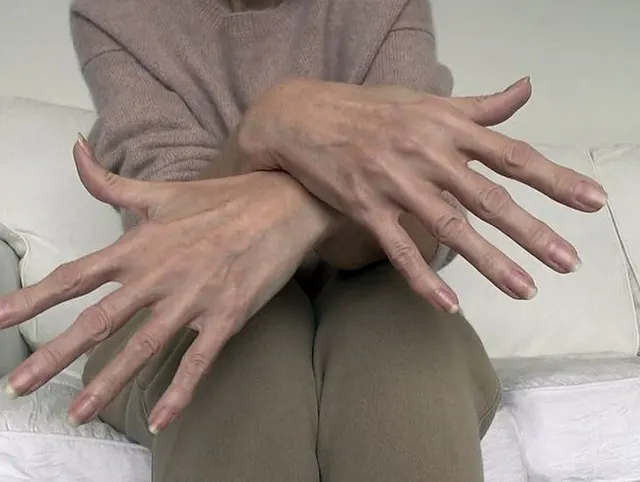 Schöne, elegante Hände und Fingernägel, präsentiert von Lady Victoria Teil 2